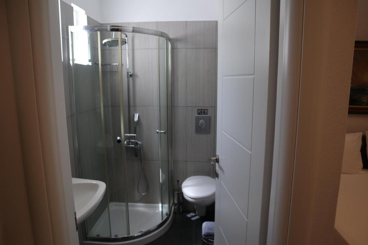 Anna'S Place Rooms Irakleia  Eksteriør billede